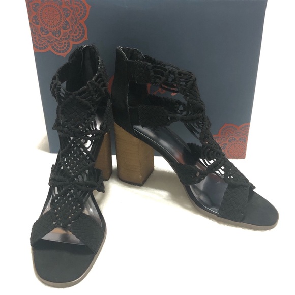 Carlos By Carlos Santana Nadia Woven Block Heel - Picture 8 of 8